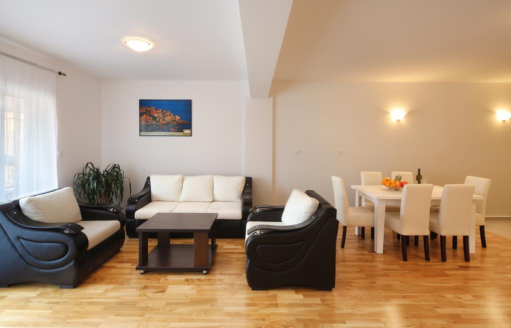 Apartments Pegasus Lux Budva Pokoj fotografie