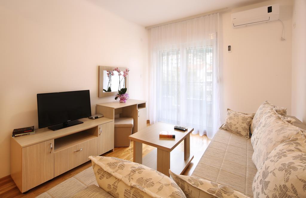 Apartments Pegasus Lux Budva Pokoj fotografie